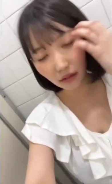 仕事の前にトイレオナニー