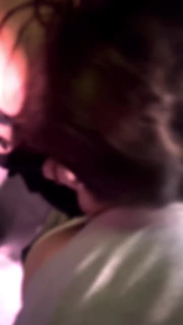 バーで他人棒にフェラしてる彼女