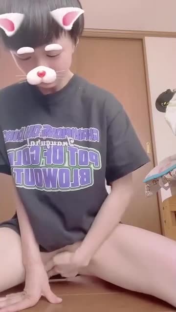 初オナニー自撮り