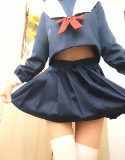 制服の中の