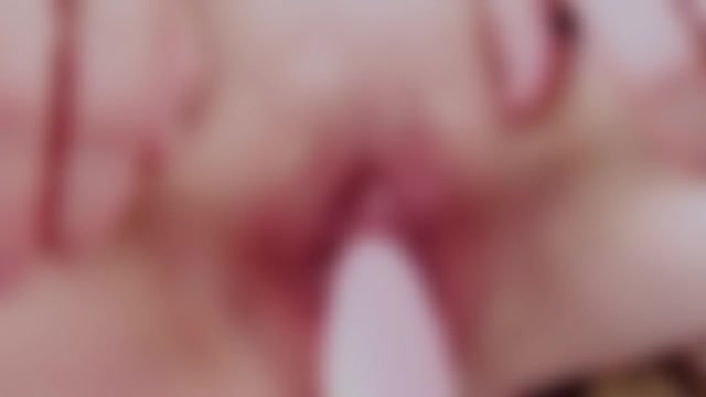 クリトリスと遠隔操作のローター