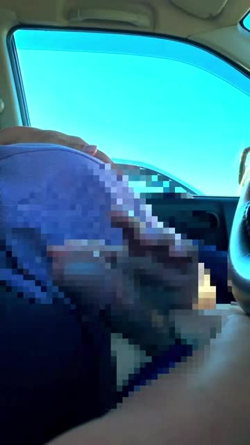 車内　ち◯ぽ好きな人妻