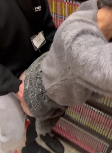 本棚コーナー寝取られの続きです