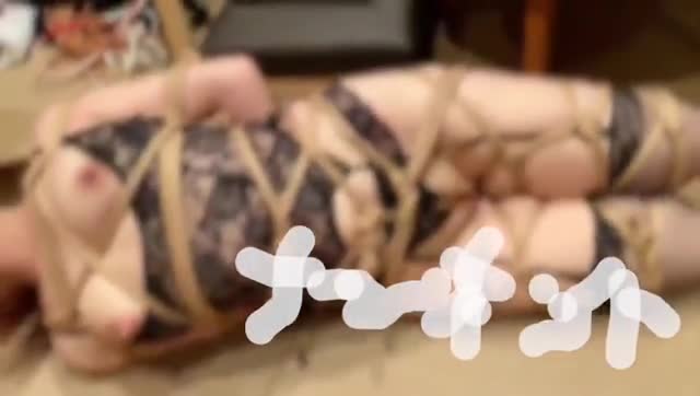 熟女を緊縛
