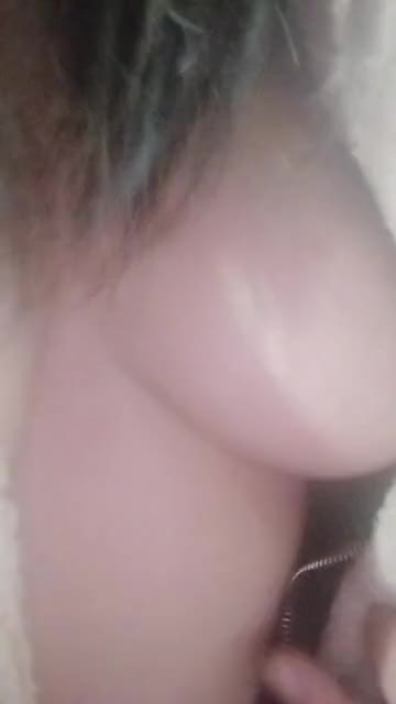 旭川の街で深夜に露出散歩