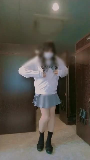 制服パンツぬいだ続き