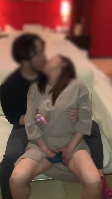 若いナイスガイに妻は夢中