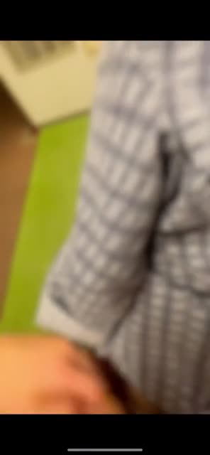 ホテルのエレベーター前で