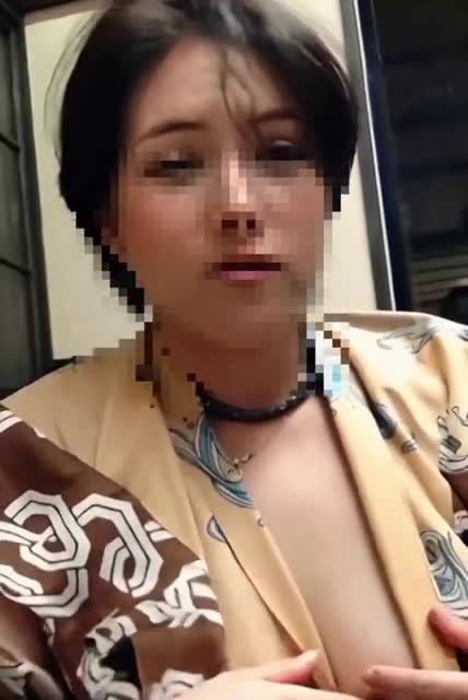 ママ友との温泉旅行で、妻は町内会長と不倫していた