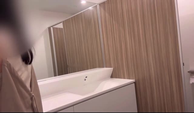大学の男子トイレで見つからないように