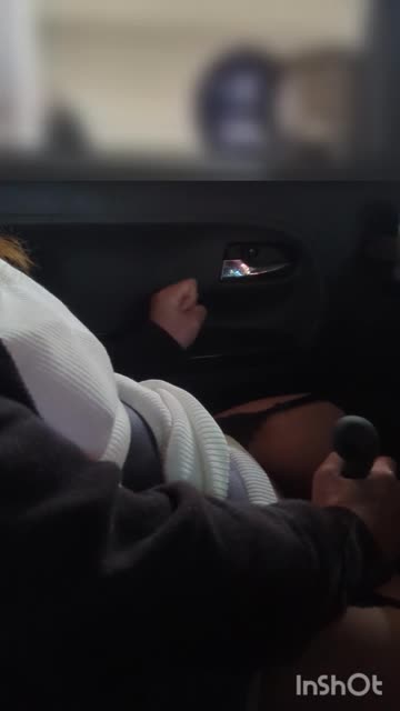 ロータリーで車内オナニー