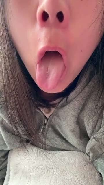 おなほペットの下品フェラ妄想